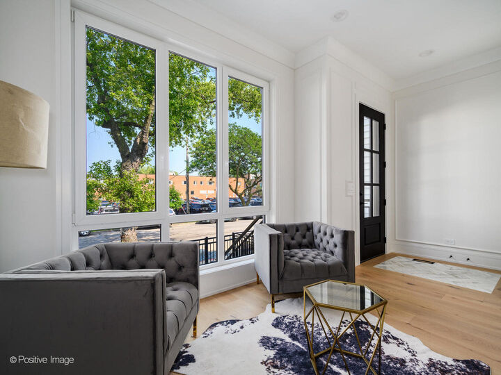 Property Photo:  1916 N Hermitage Avenue  IL 60622 