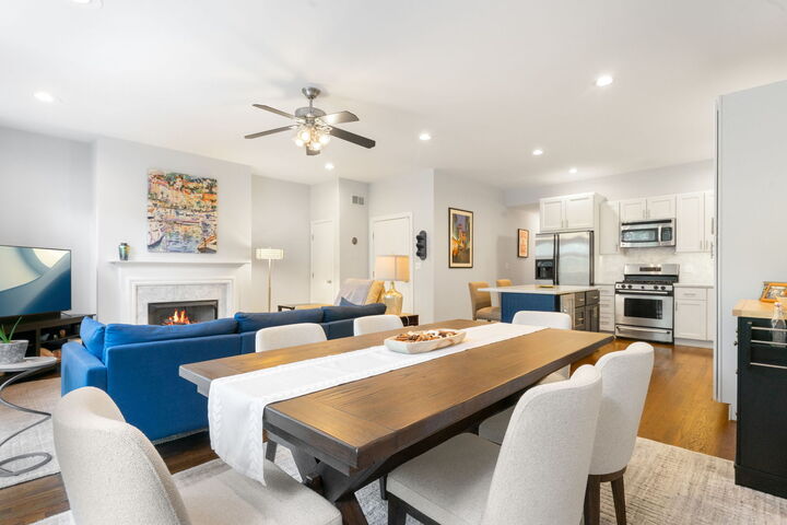 Property Photo:  1929 W Belmont Avenue 2  IL 60657 