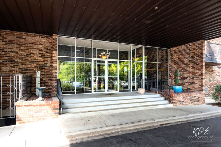 1041 W Ogden Avenue 2-121  Naperville IL 60563 photo