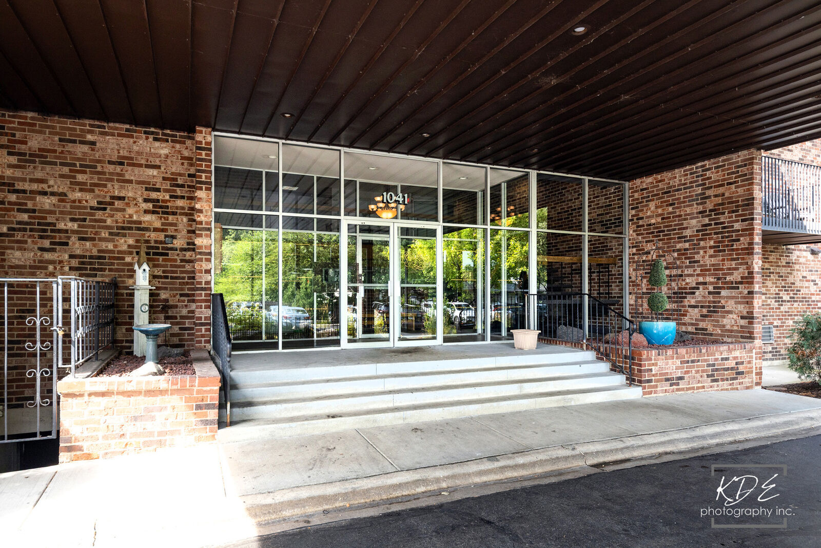 Property Photo:  1041 W Ogden Avenue 2-121  IL 60563 
