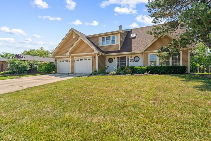 104 S Knollwood Drive  Schaumburg IL 60193 photo