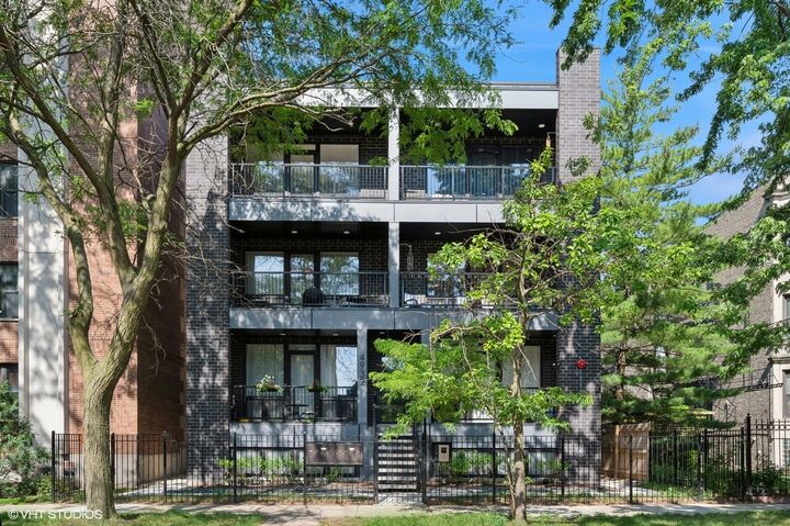 4932 N Kenmore Avenue 2N  Chicago IL 60640 photo