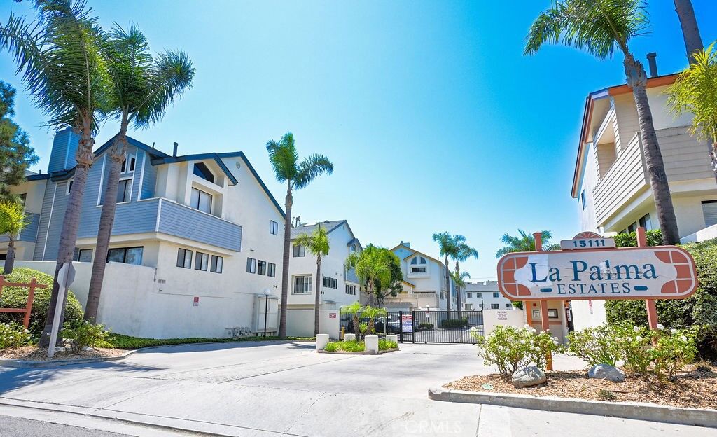 Property Photo:  15111 Freeman Avenue 44  CA 90260 