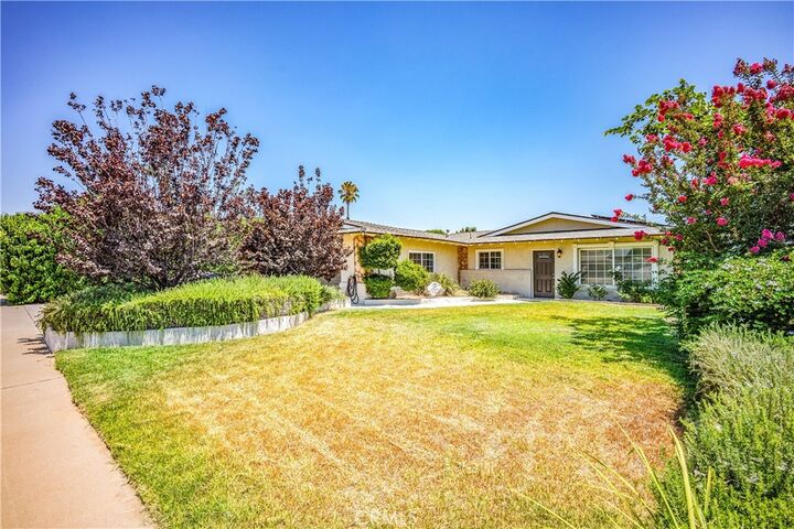 Property Photo:  9367 Kempster Avenue  CA 92335 