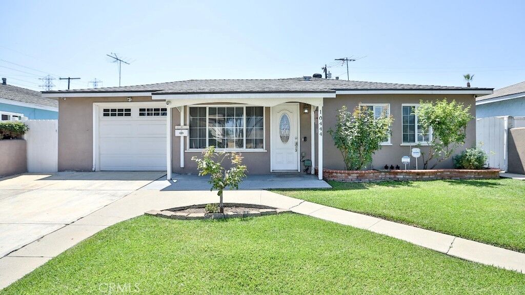 Property Photo:  10444 Van Ruiten Street  CA 90706 