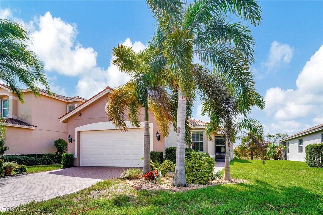 Property Photo:  10430 Spruce Pine Court  FL 33913 