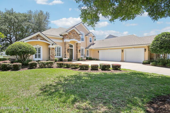Property Photo:  717 E Dorchester Drive  FL 32259 