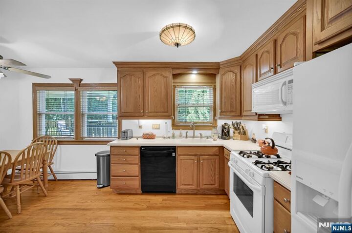 Property Photo:  145 Mountain Circle  NJ 07480 