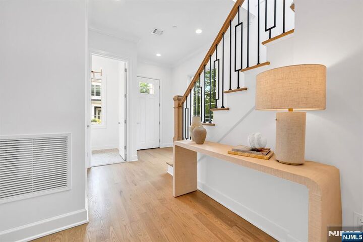 Property Photo:  25 Gabriel Court 25  NJ 07652 