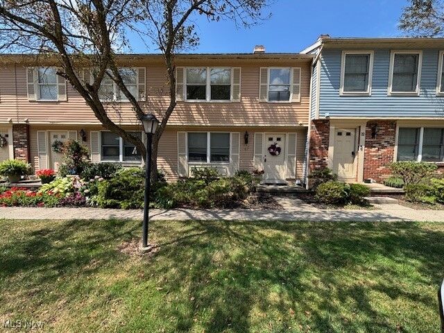 67 Quaker Ridge Drive  Akron OH 44313 photo