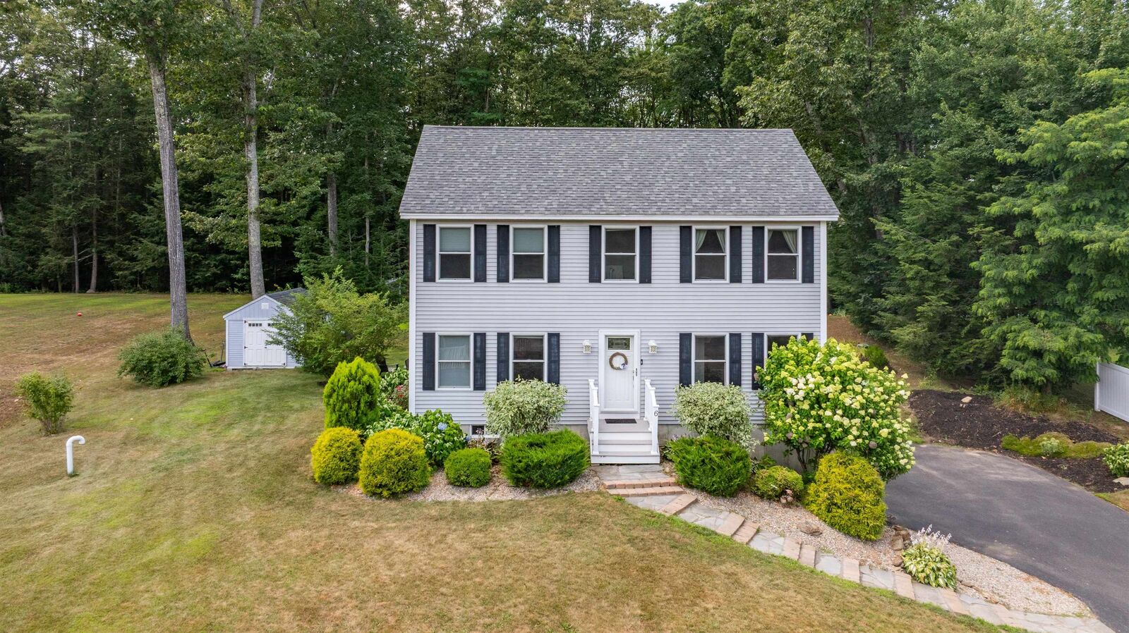 Property Photo:  6 Cortland Drive  NH 03042 