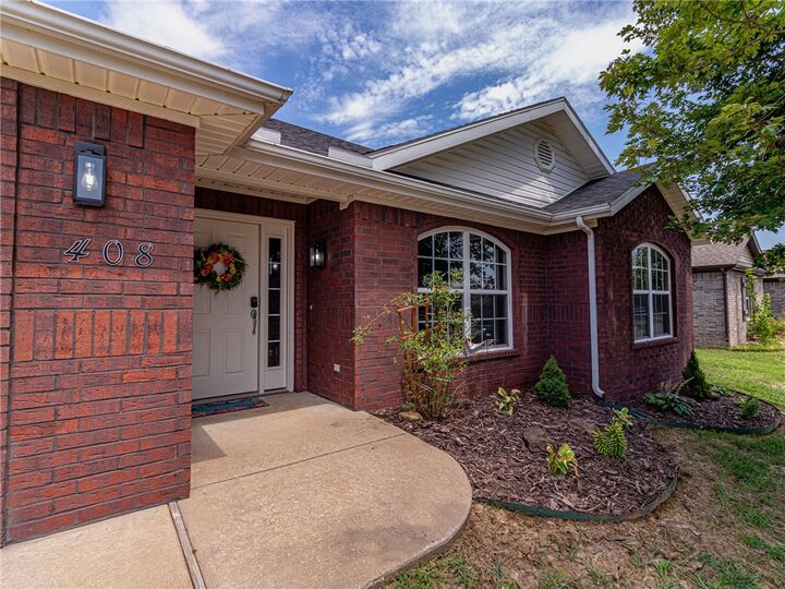 Property Photo: 408 Lion Drive AR 72736