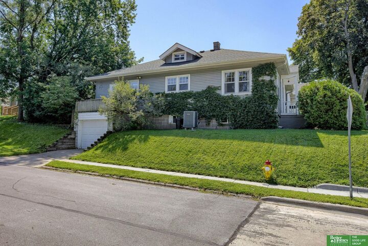 Property Photo: 2523 N 49 Avenue NE 68104