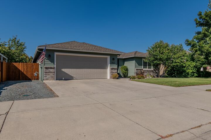 Property Photo:  966 Newcastle Street  OR 97501 