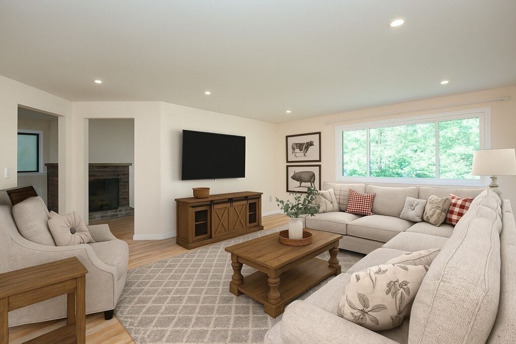 Property Photo: 10 E Bluff Rd 10 MA 01721