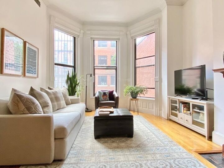 Property Photo:  280 Commonwealth Ave 104  MA 02116 