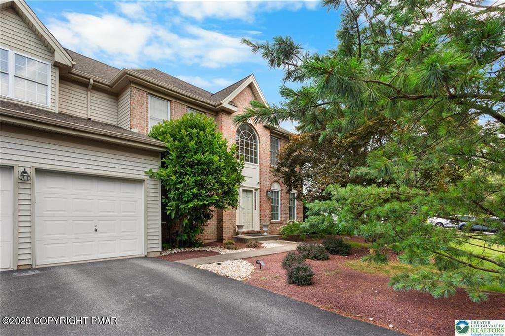 Property Photo:  4204 Maria Lane  PA 18017 