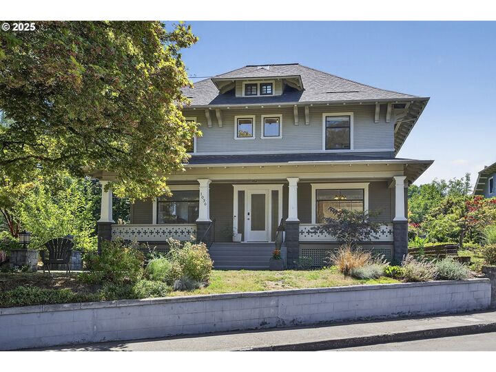 1036 SE Sellwood Blvd  Portland OR 97202 photo