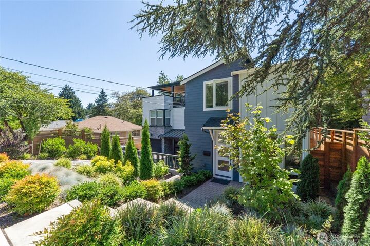 Property Photo:  3537 NE 93rd Street  WA 98115 