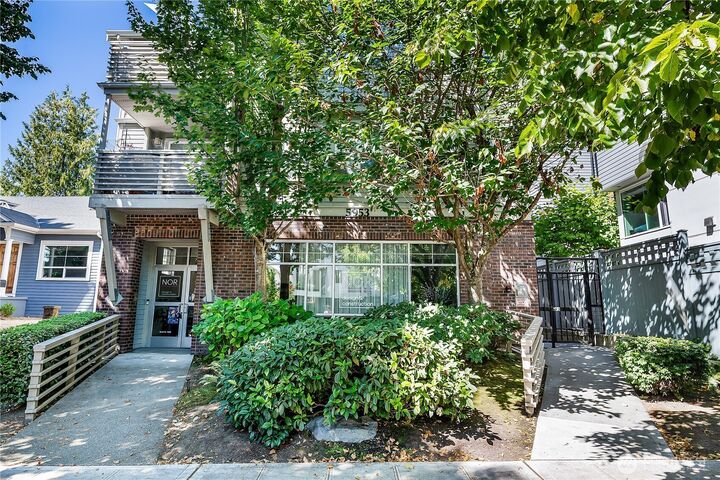 5953  California Avenue SW 1-A  Seattle WA 98126 photo