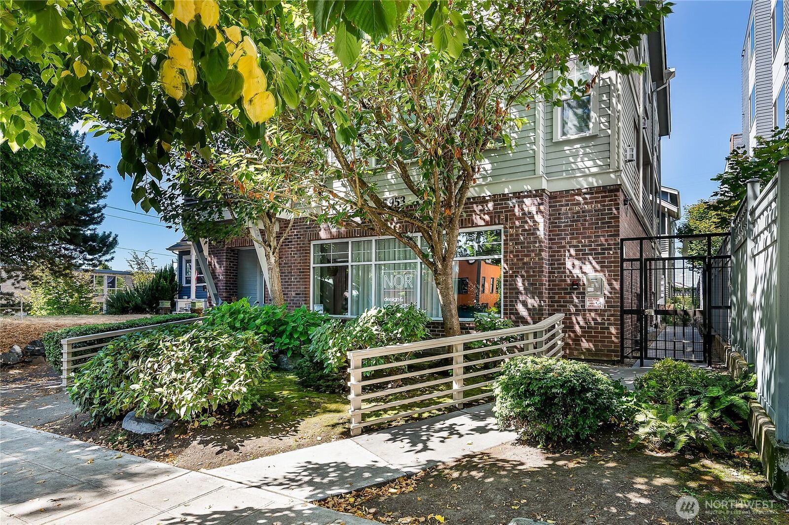 Property Photo: 5953 California Avenue SW 1-A WA 98126