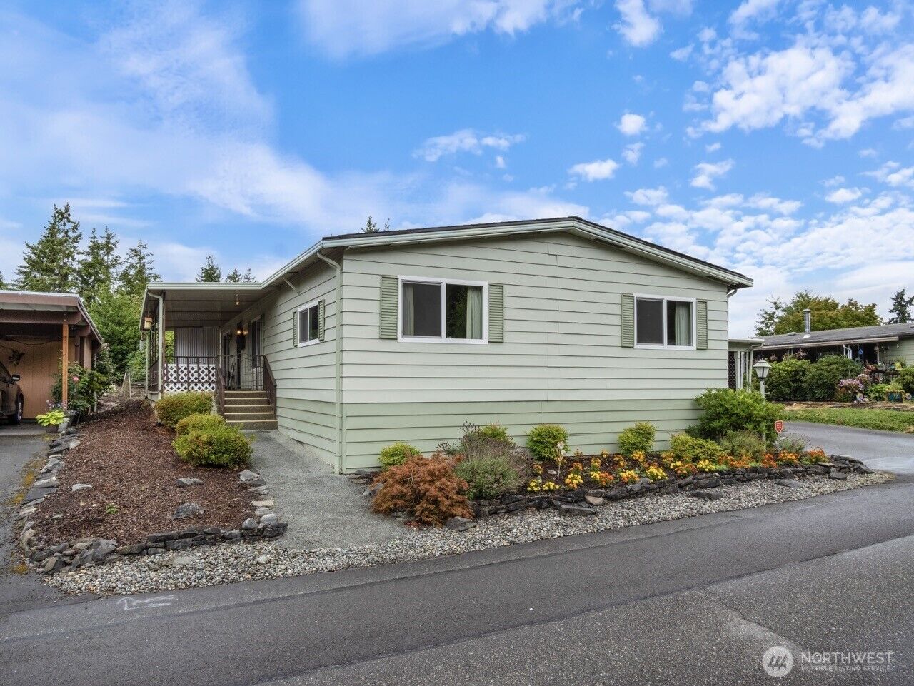 Property Photo: 12308 123rd Street Ct E 40 WA 98374