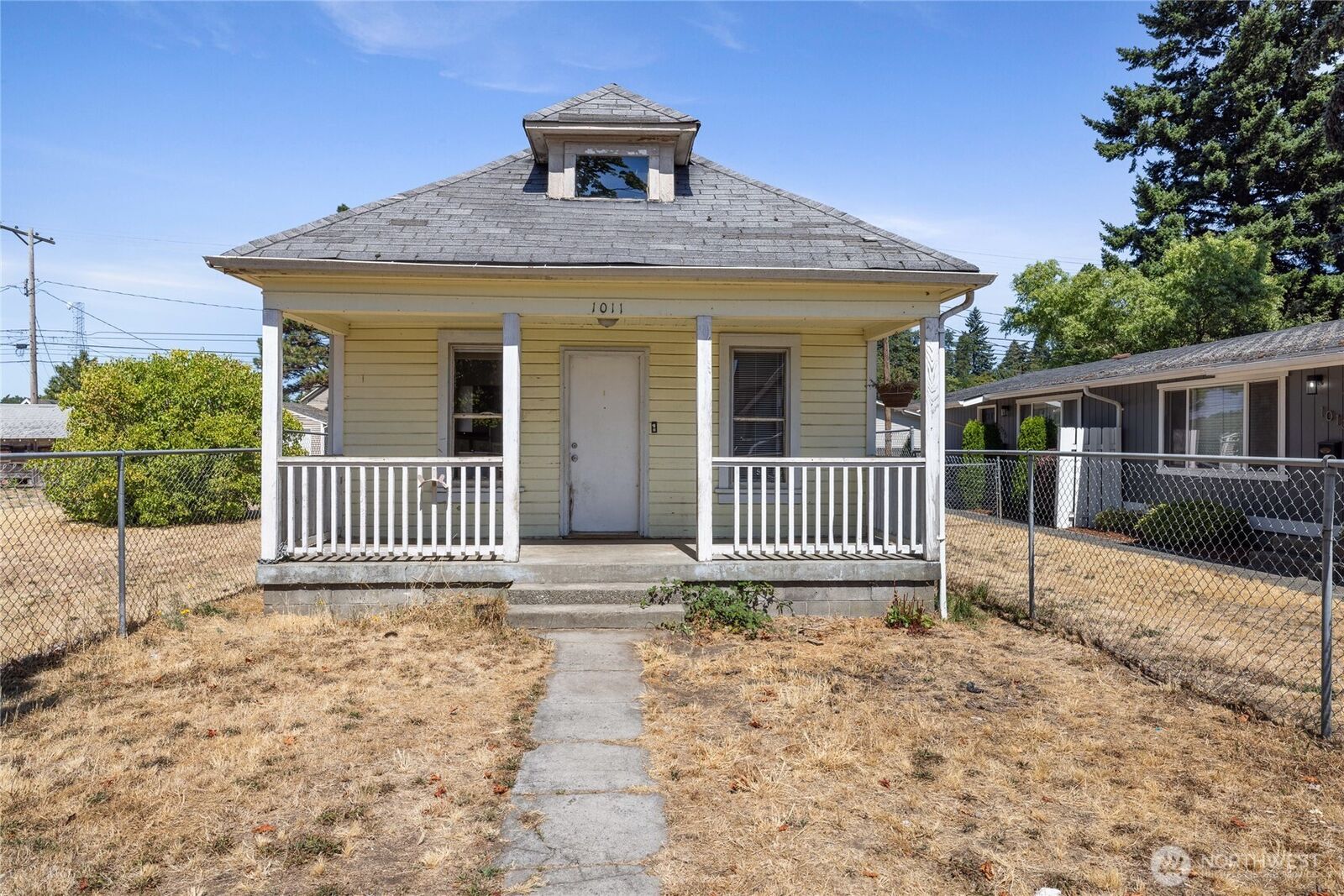 Property Photo:  1011 E 35th Street  WA 98404 