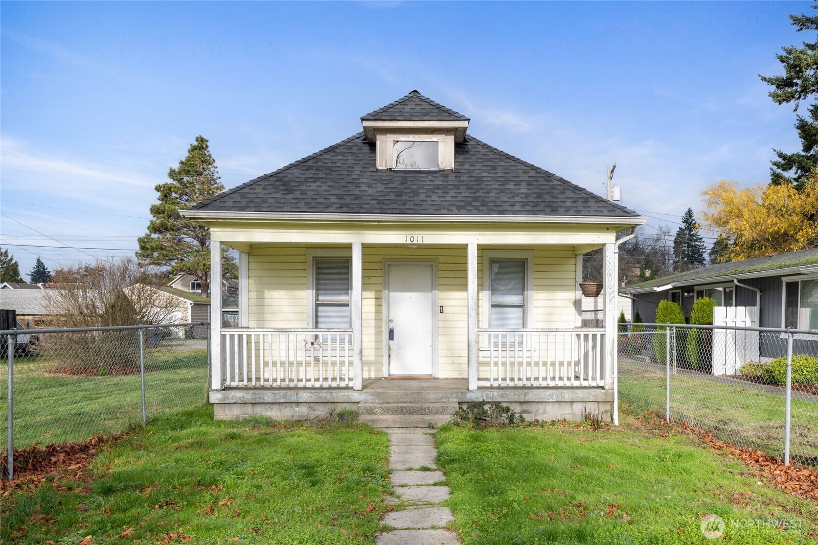 Property Photo:  1011 E 35th Street  WA 98404 