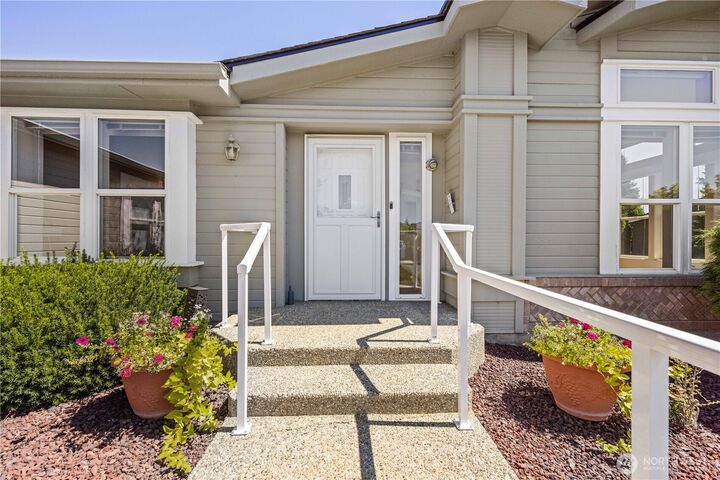 Property Photo: 562 Canyon Drive 58 WA 98802