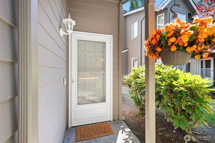 Property Photo: 321 SE Orchard Drive 15 WA 98045