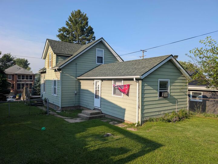 Property Photo: 2208 13 Avenue IL 61104