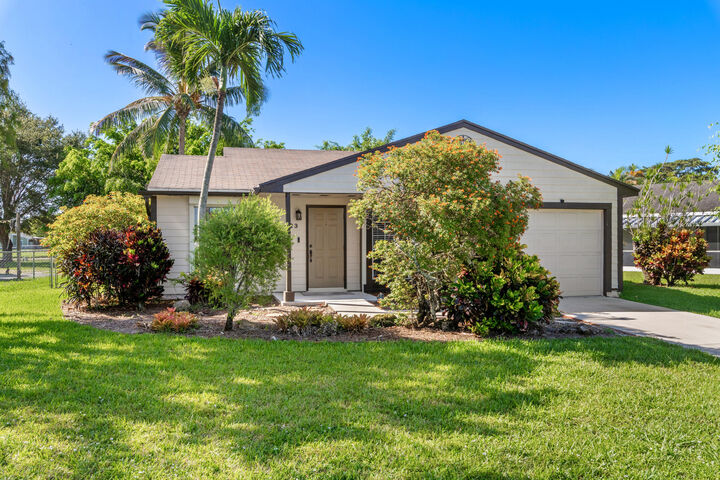 Property Photo:  5423 Courtney Circle  FL 33472 