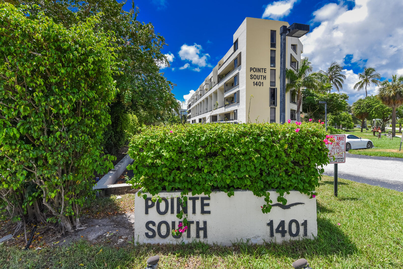 Property Photo: 1401 S Federal Highway 414 FL 33432