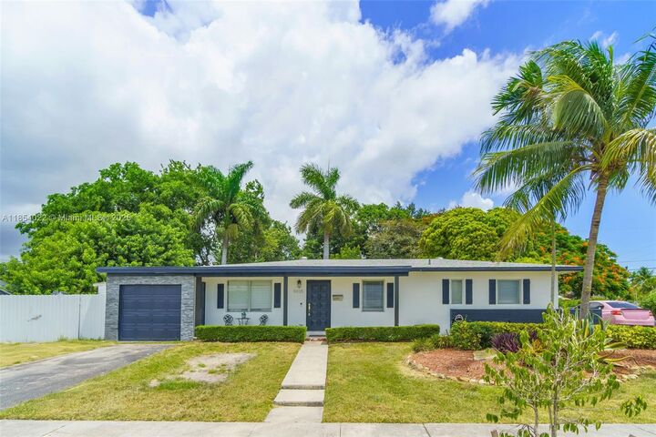 9435 SW 181st Ter  Palmetto Bay FL 33157 photo