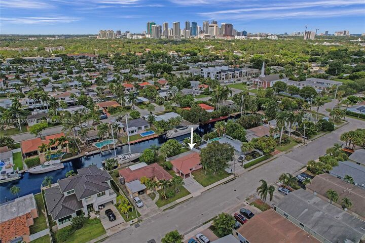 Property Photo: 917 Mandarin Isle FL 33315