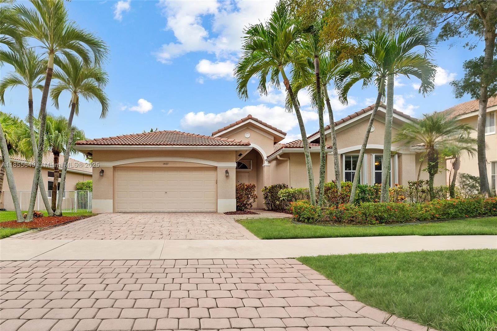 Property Photo:  1487 Blue Jay Cir  FL 33327 
