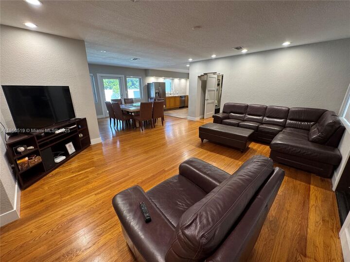 Property Photo:  520 N 26th Ave  FL 33020 