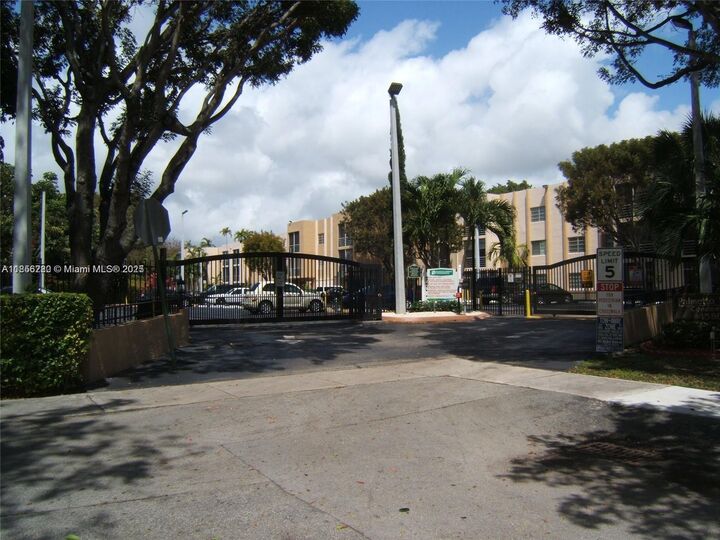 Property Photo:  15888 SW 95th Ave 201  FL 33157 