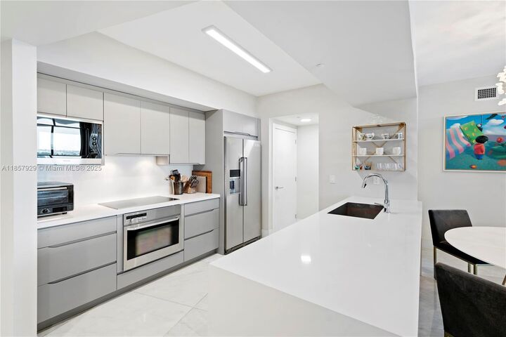 Property Photo: 400 Alton Rd 1405 FL 33139