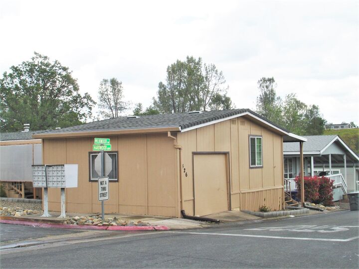 Property Photo: 426 Milkwood Drive CA 96003