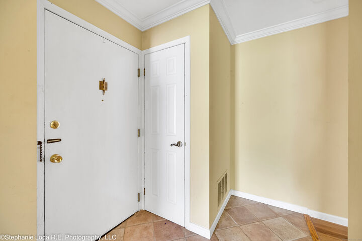 Property Photo: 75 Courtland Avenue 10 CT 06902