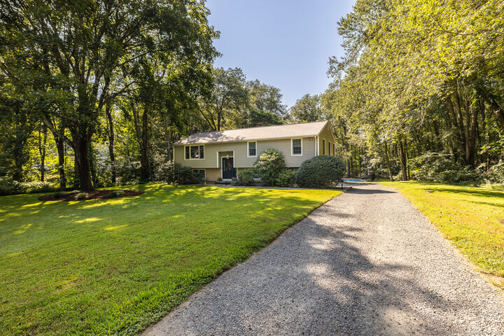 Property Photo:  9 Skidmore Lane  CT 06482 
