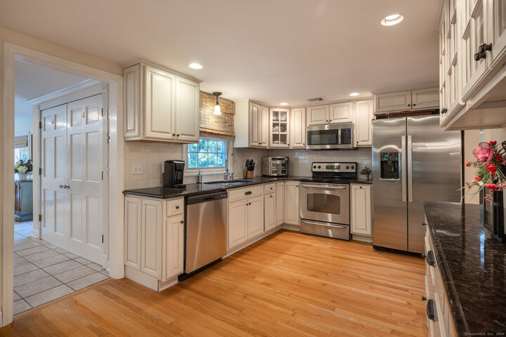 Property Photo: 9 Skidmore Lane CT 06482
