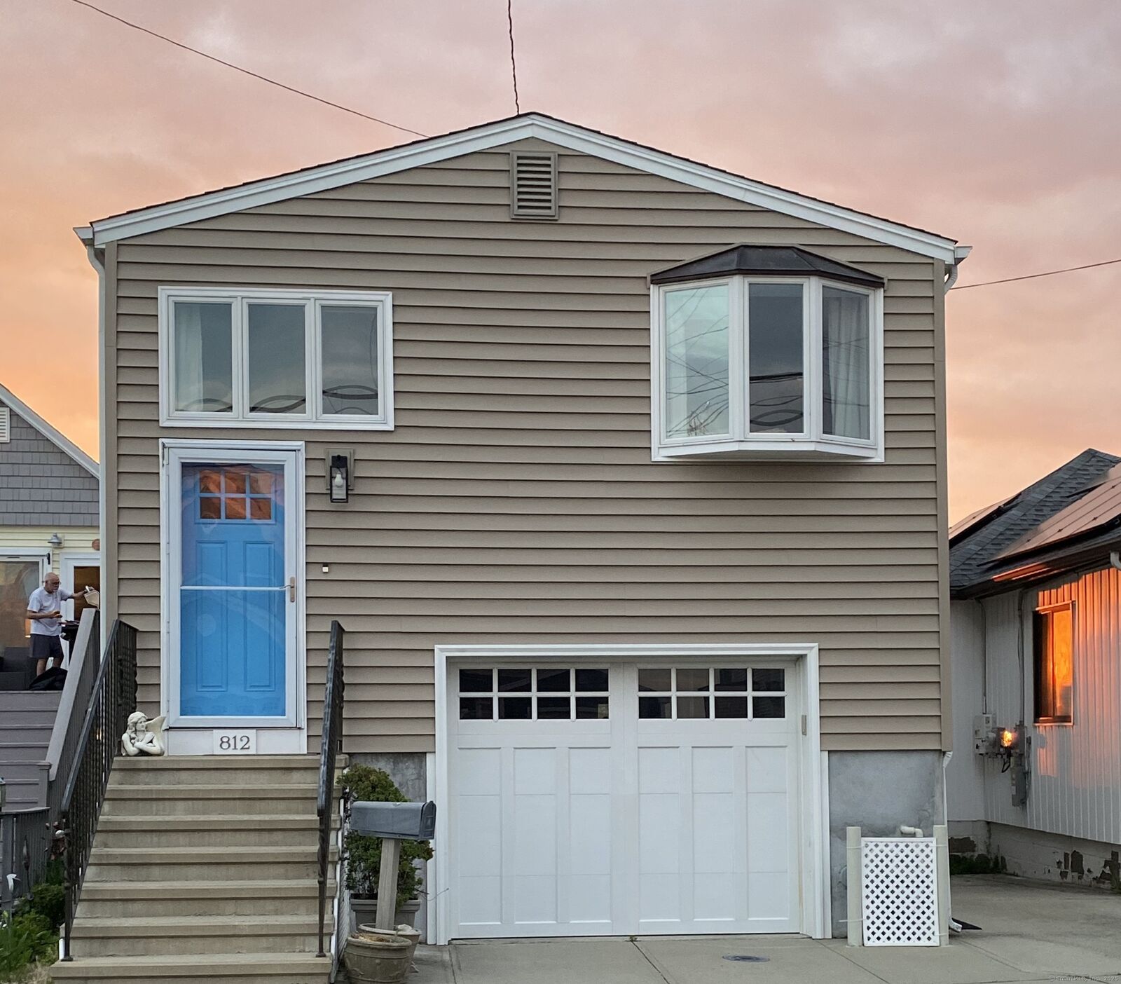 Property Photo:  812 East Broadway  CT 06460 