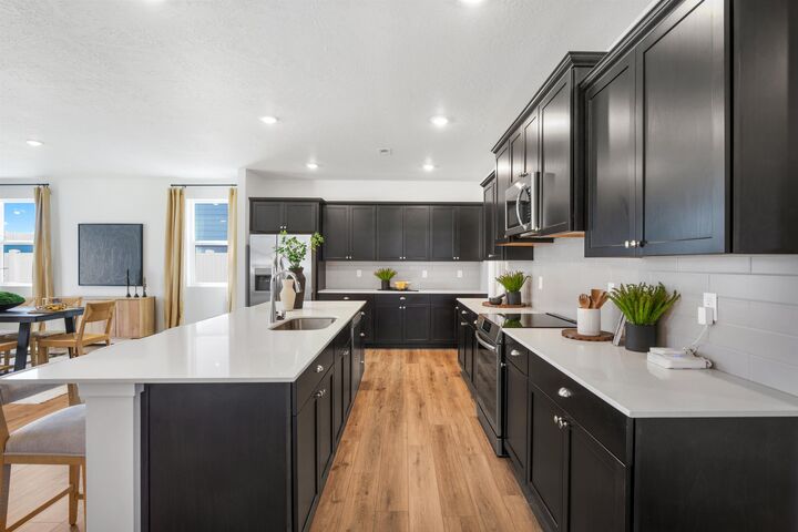 Property Photo:  16472 E 31st Ln  WA 99037 