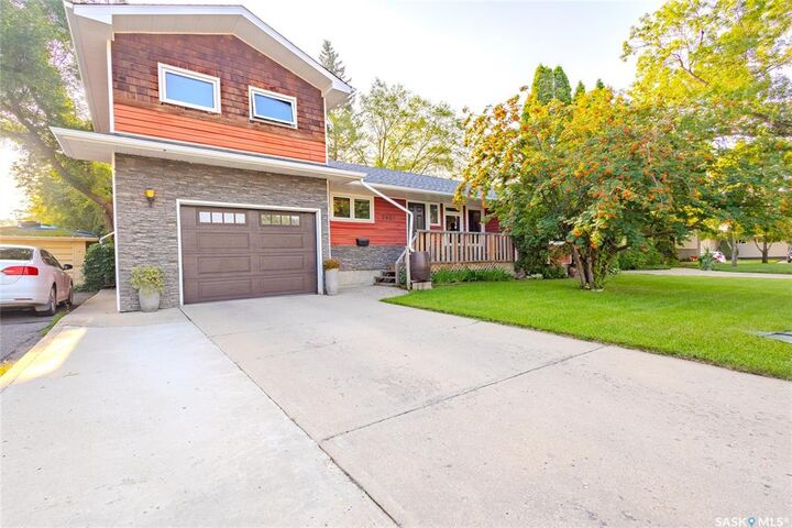 2807 Clarence Avenue S  Saskatoon SK S7J 1M7 photo