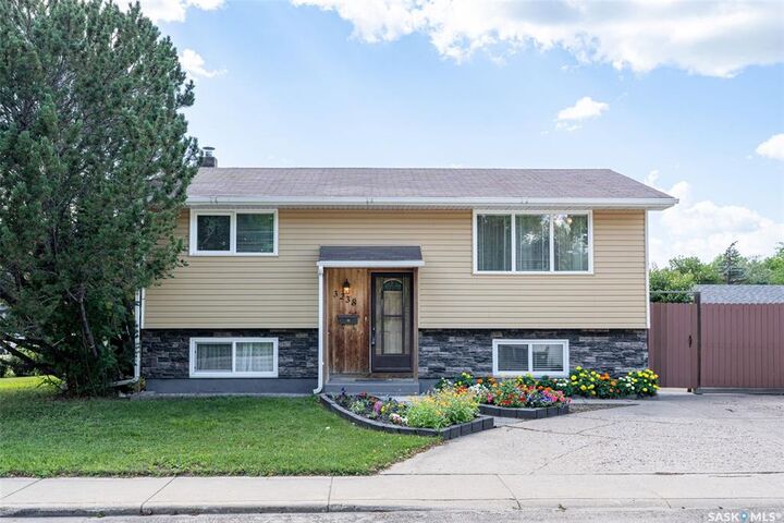 3238 Massey Drive  Saskatoon SK S7L 4M9 photo