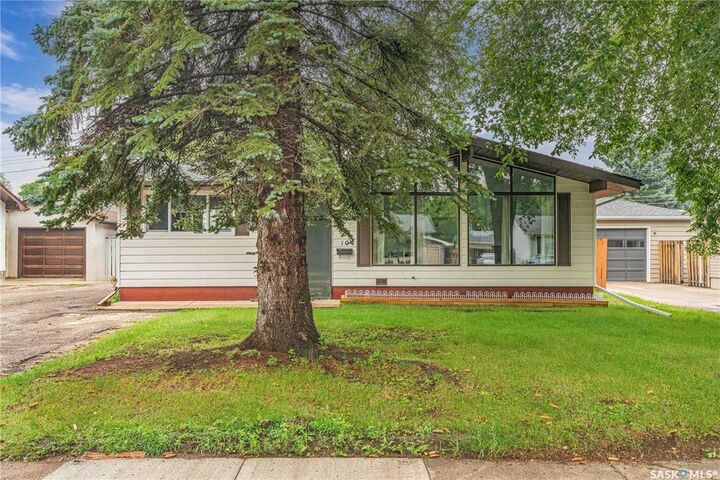 10 Macdonald Crescent  Saskatoon SK S7H 3G6 photo