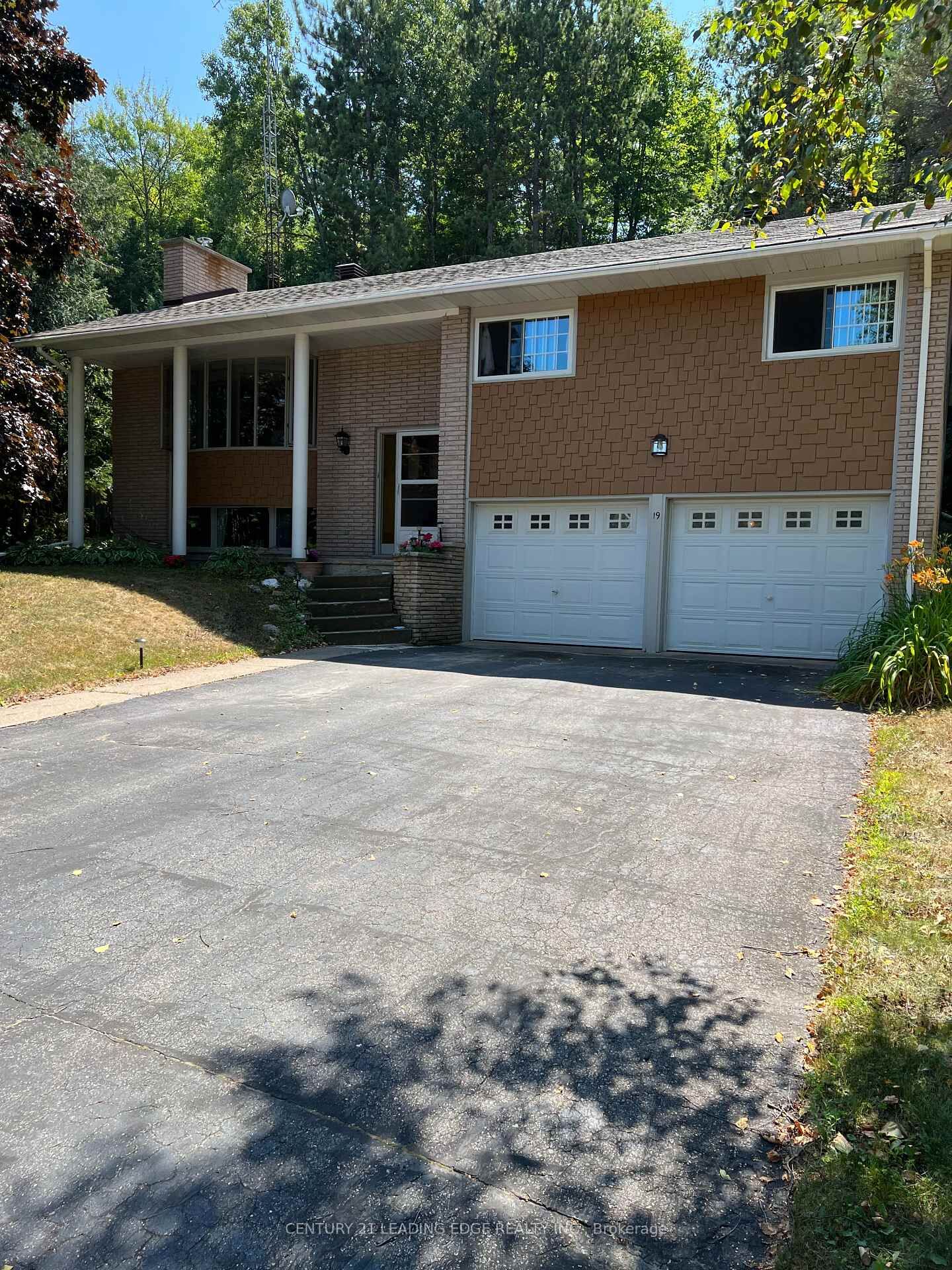 Property Photo:  19 Forest Hill Road  ON K0L 1C0 