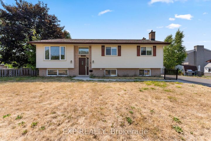 Property Photo:  2 Alnet Drive  ON K8P 4V8 